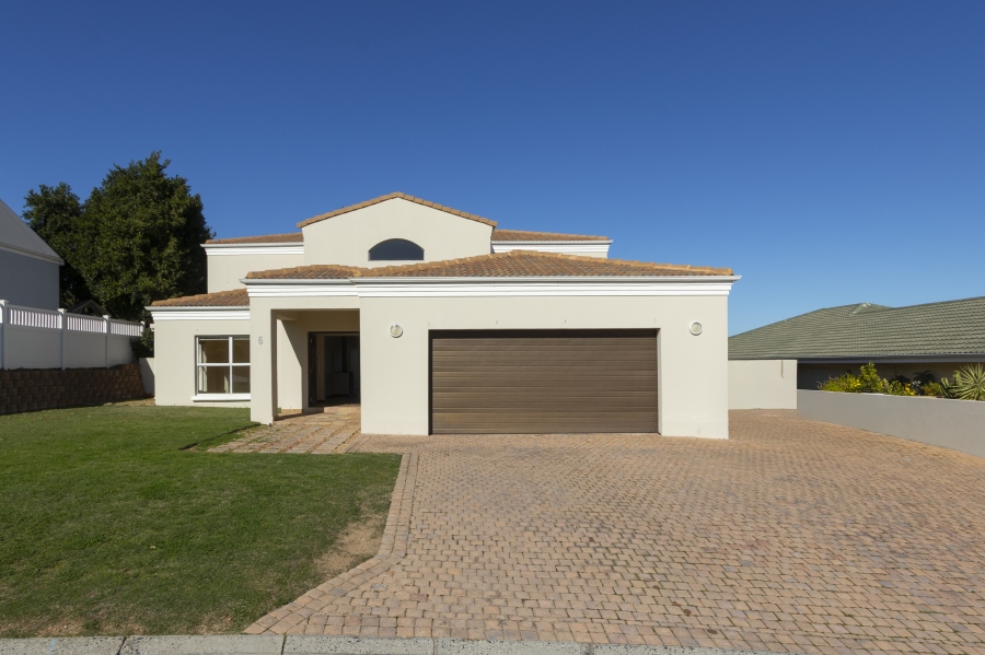 To Let 4 Bedroom Property for Rent in Heldervue Western Cape